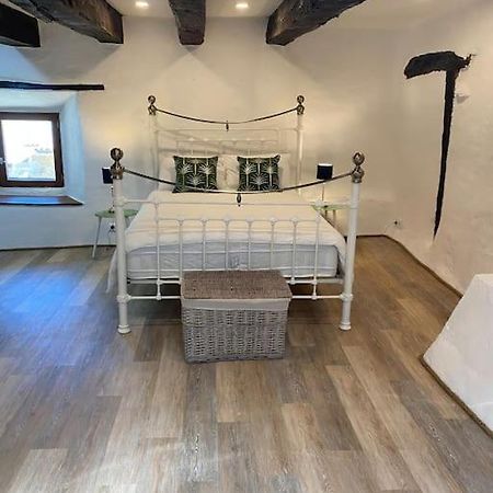 Spacious 1 Bed Home With Shared Pool Champagnac-la-Rivière Extérieur photo