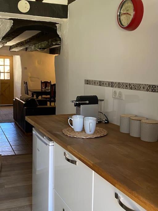 Spacious 1 Bed Home With Shared Pool Champagnac-la-Rivière Extérieur photo