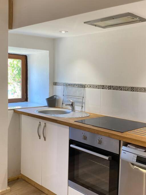 Spacious 1 Bed Home With Shared Pool Champagnac-la-Rivière Extérieur photo